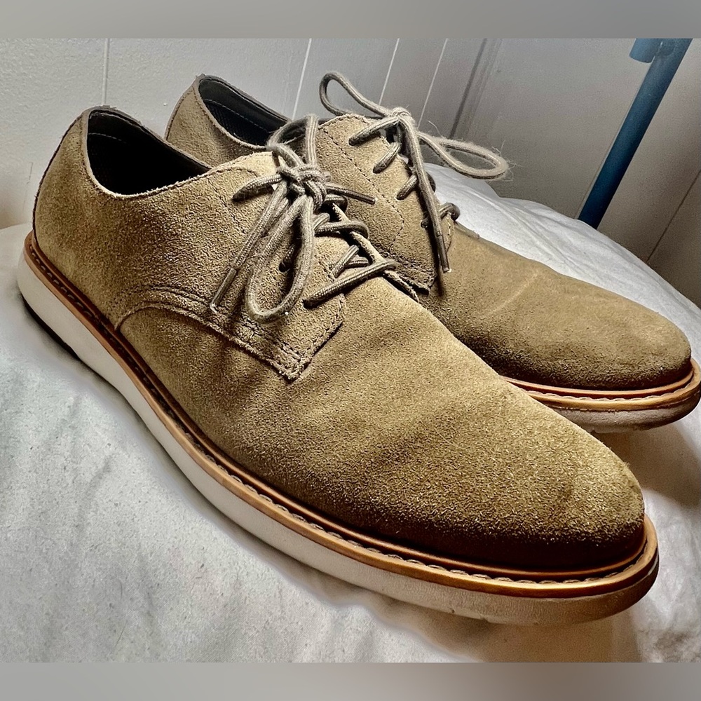 Clark’s Oxford suede shoe size 9